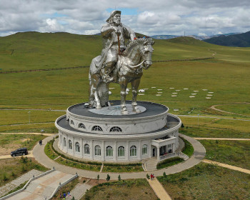 Памятник Чингизхану Монголия